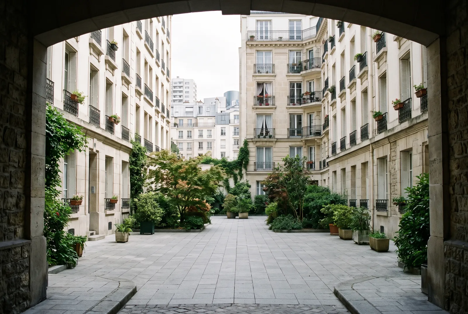 Cour intérieure d'un immeuble à Puteaux